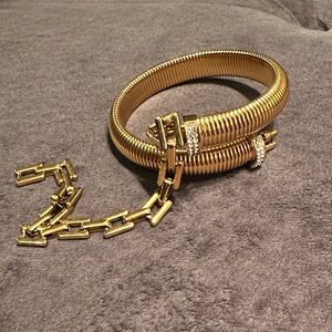 Pebby Forevee Elegant Gold Bracelet with Chain